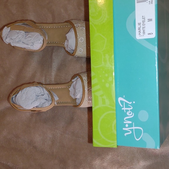 👣🩷Y•NOT? 🩷 Beige Eyelet Platform Wedges - Picture 13 of 16